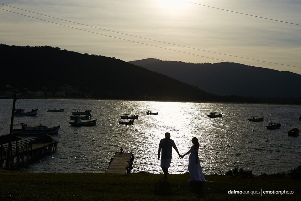 Ensaio de casal na Praia da Armação - Juliane e Juliano Ensaio de casal na Praia da Armação - Juliane e Juliano